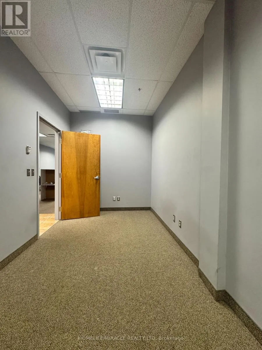 109 - 255 WOODLAWN ROAD W