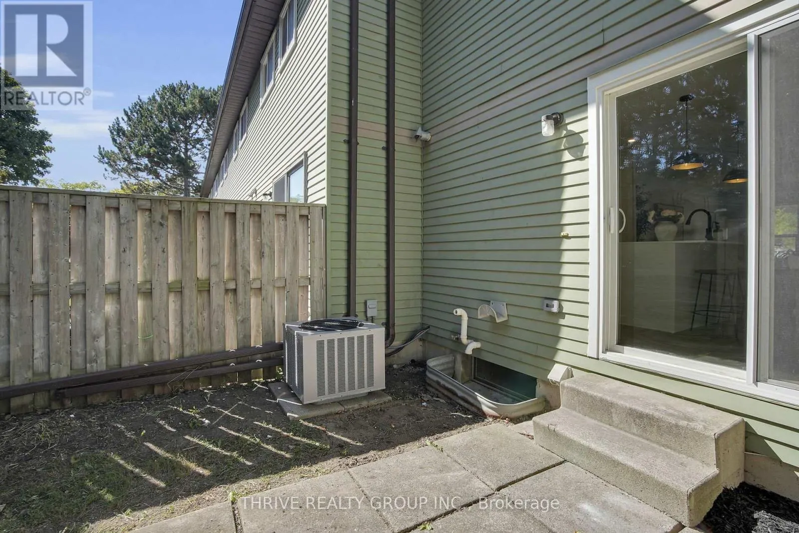 28 - 70 FIDDLERS GREEN ROAD, #28