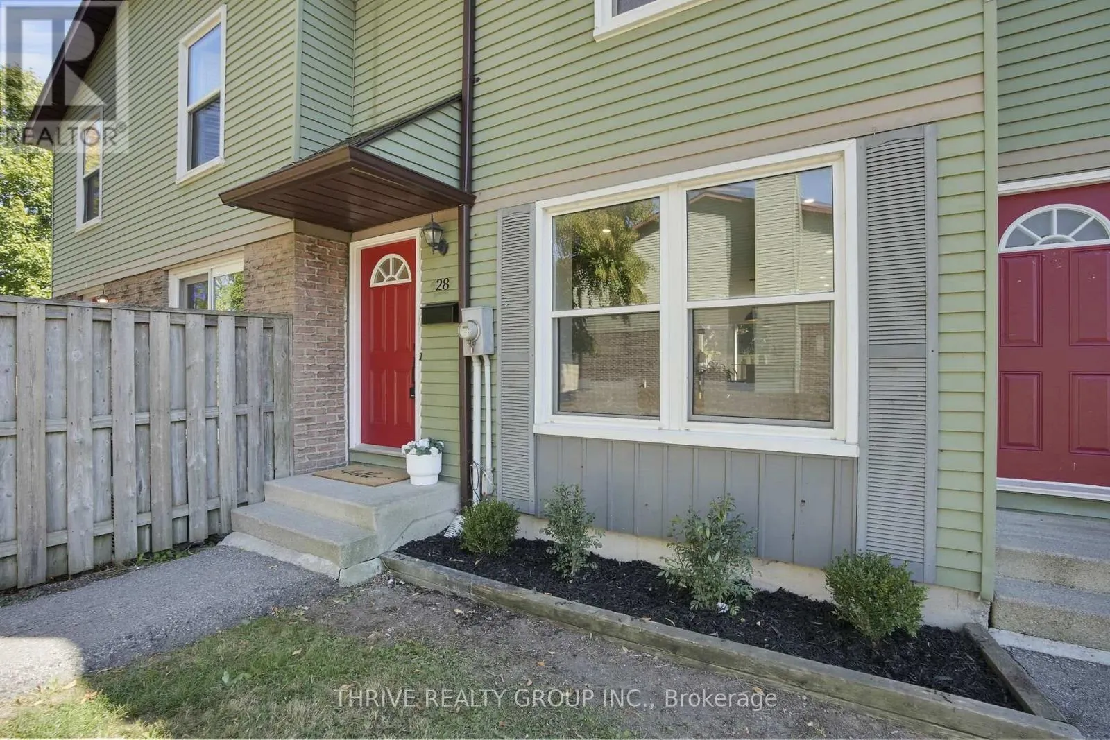 28 - 70 FIDDLERS GREEN ROAD, #28
