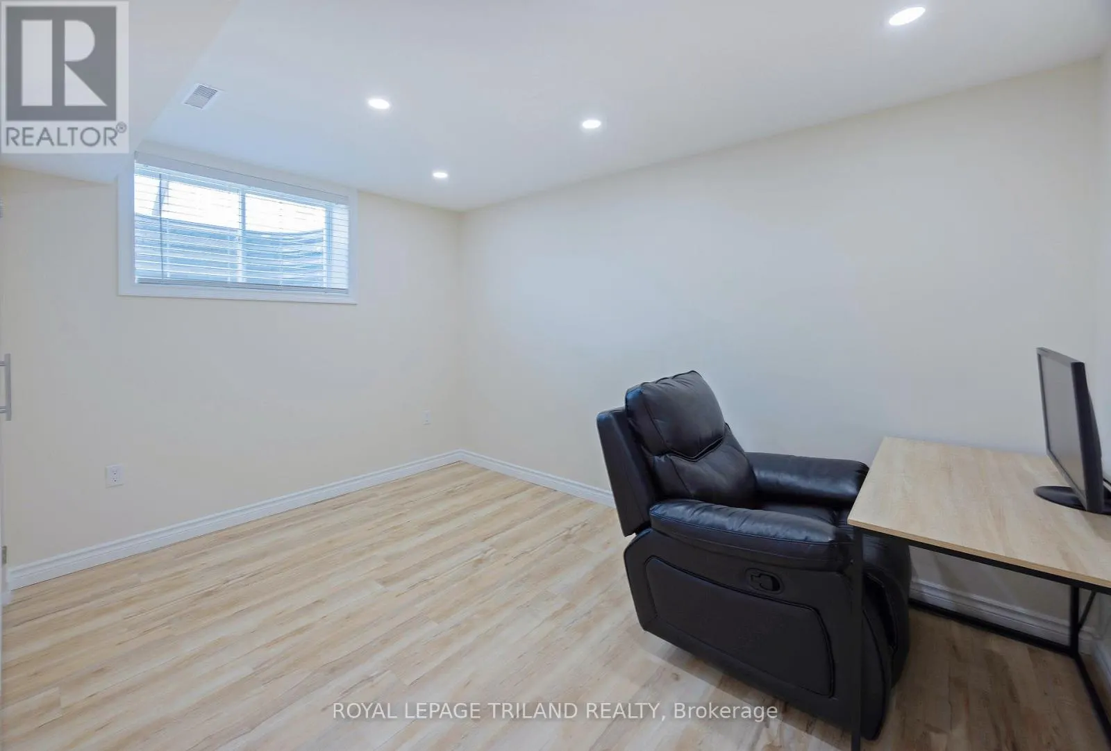 2467 IRISH MOSS ROAD