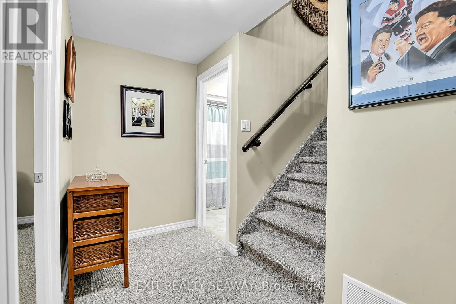3108 MAURICY CRESCENT