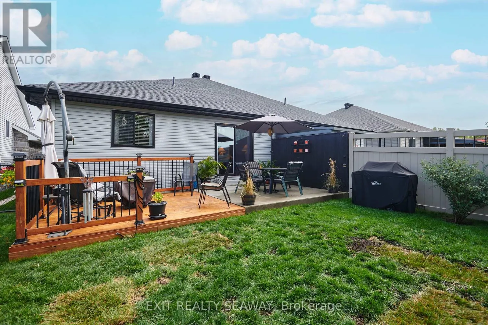 3108 MAURICY CRESCENT