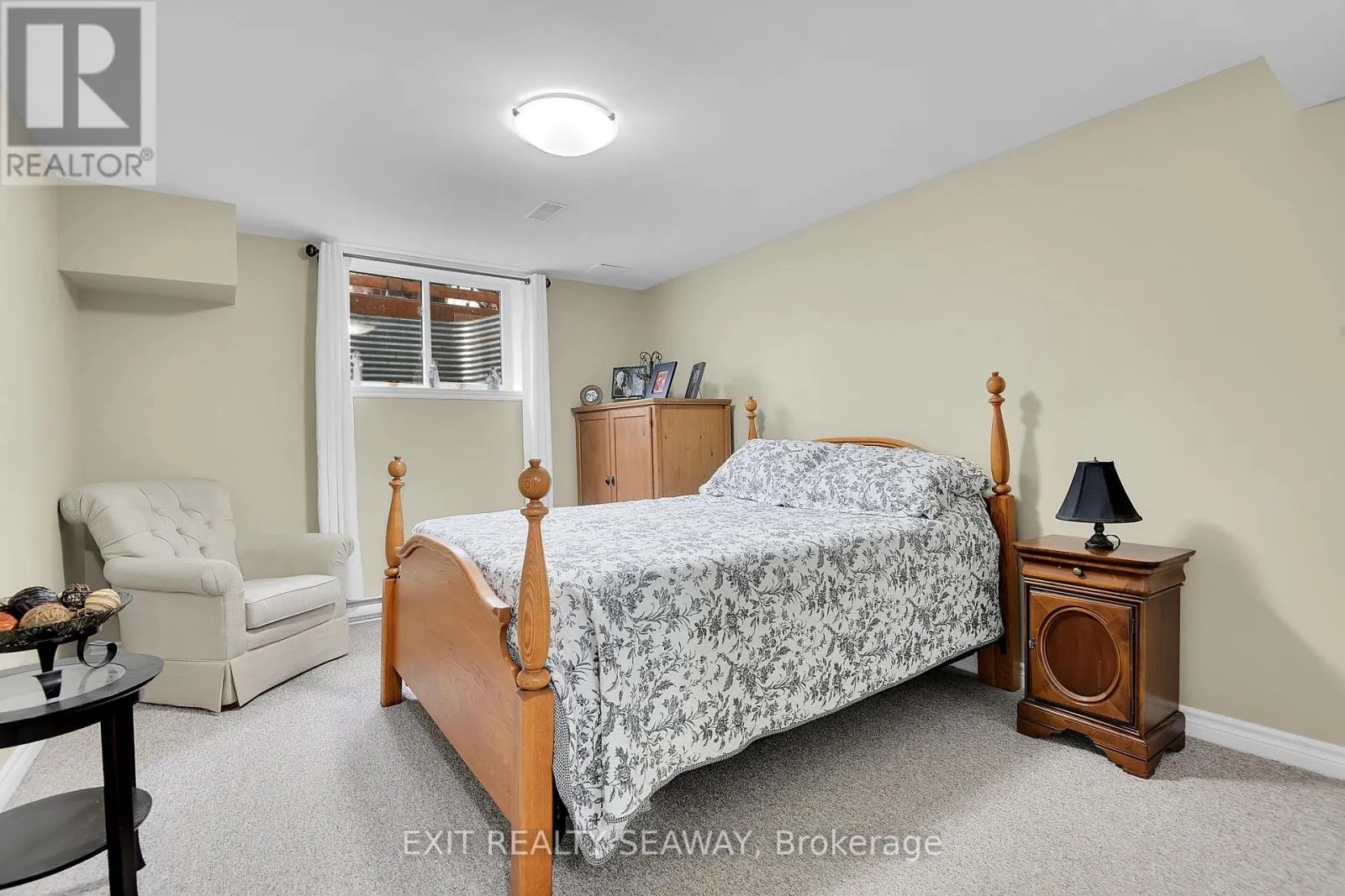 3108 MAURICY CRESCENT