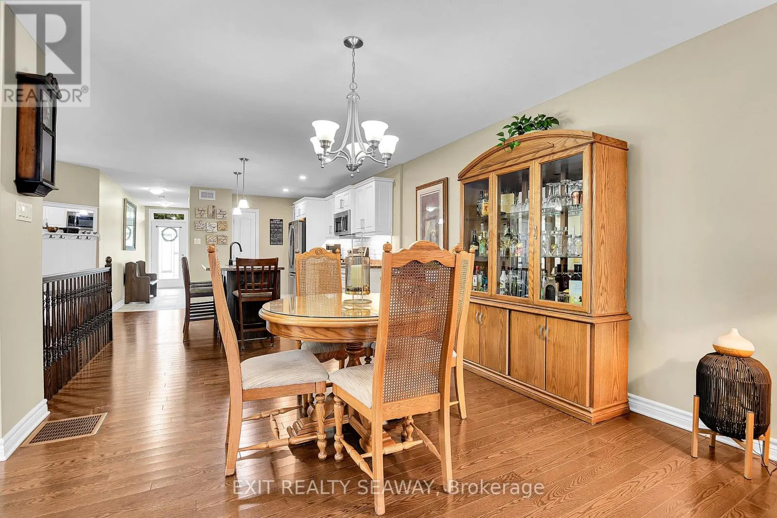 3108 MAURICY CRESCENT