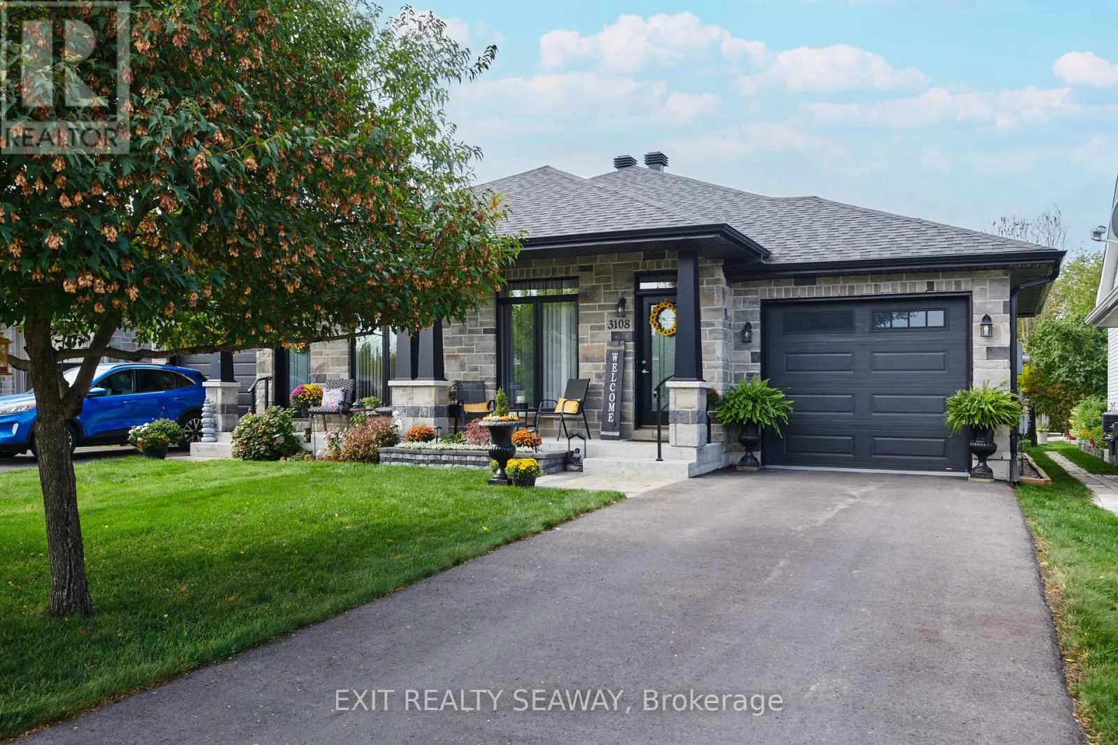 3108 MAURICY CRESCENT