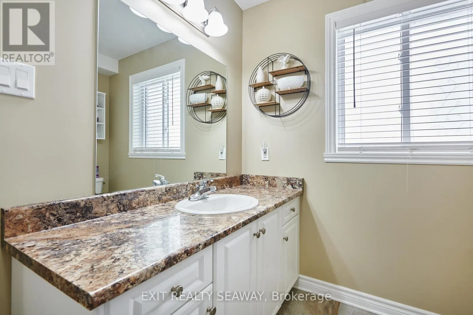 3108 MAURICY CRESCENT