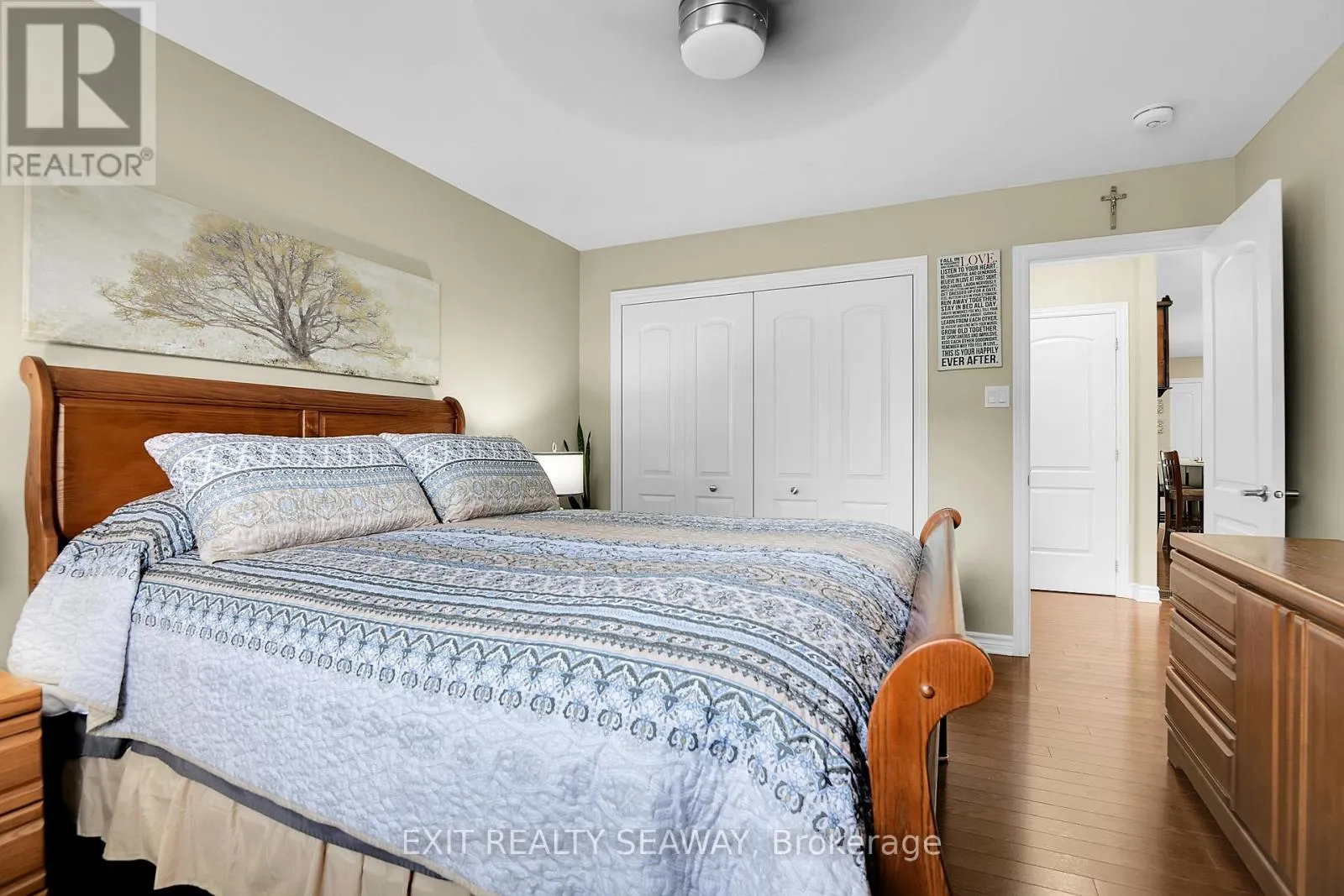 3108 MAURICY CRESCENT