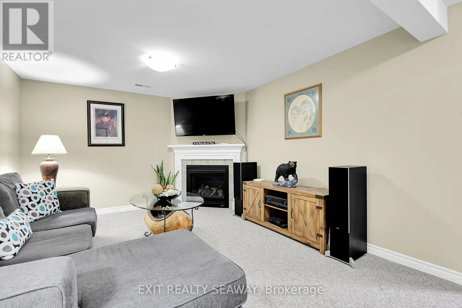 3108 MAURICY CRESCENT