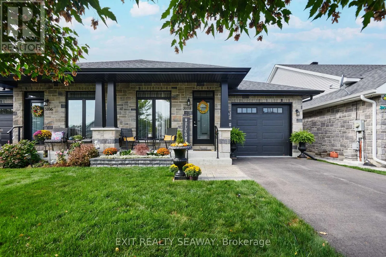 3108 MAURICY CRESCENT