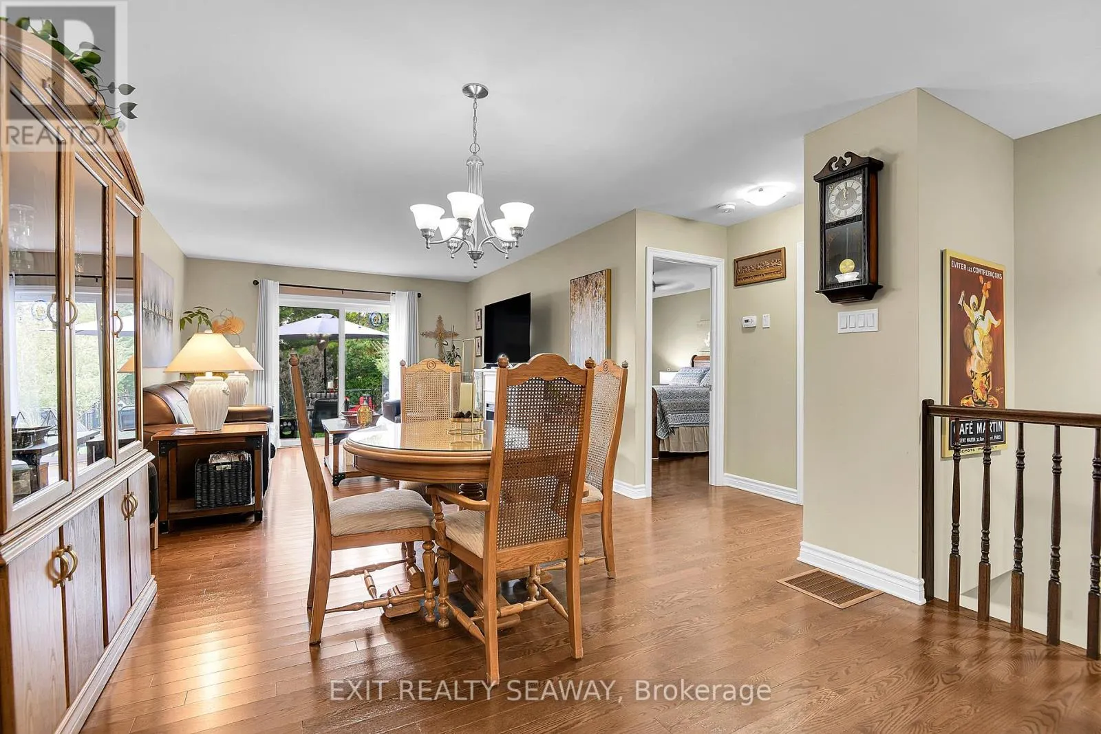3108 MAURICY CRESCENT