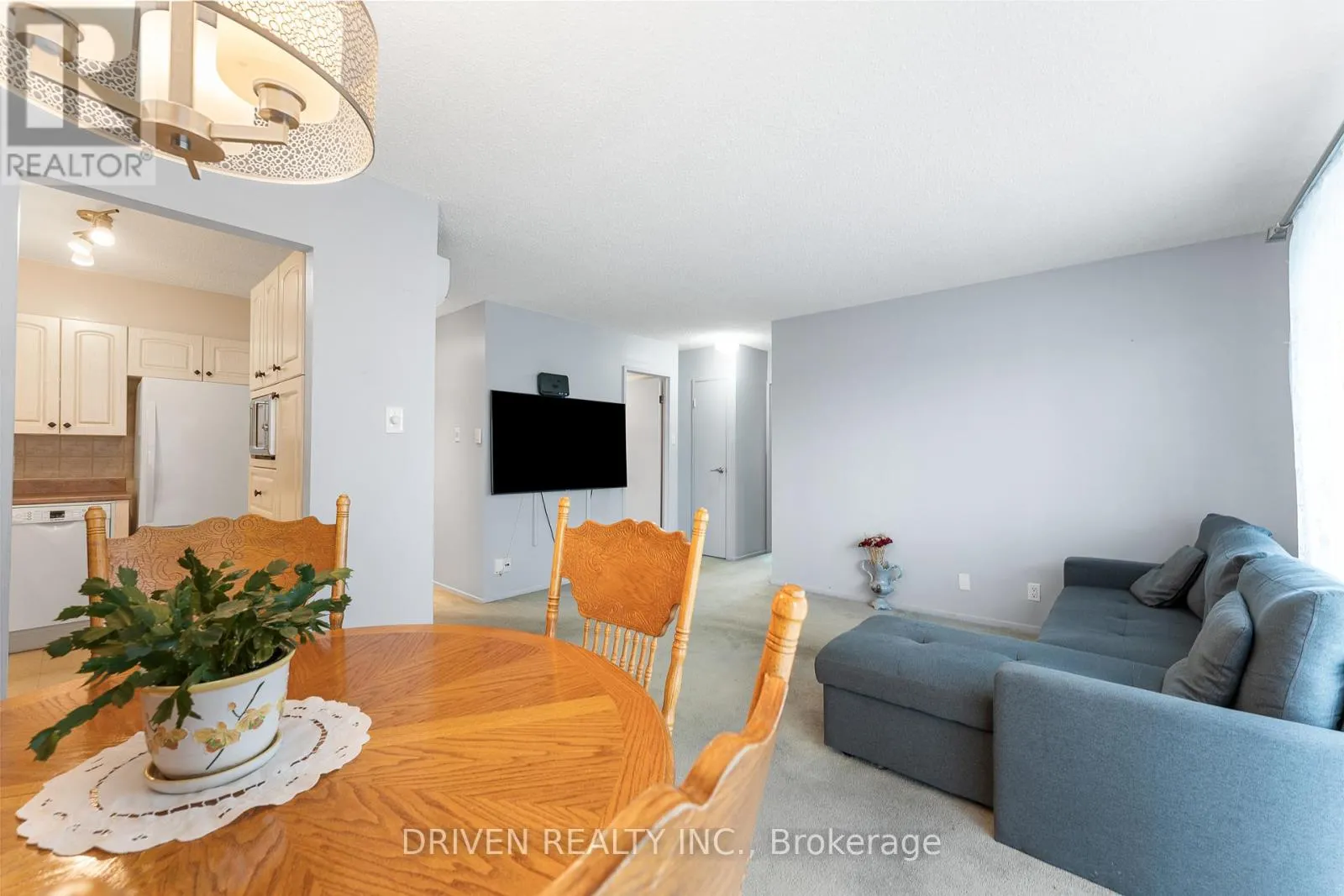 158 A MCARTHUR AVENUE