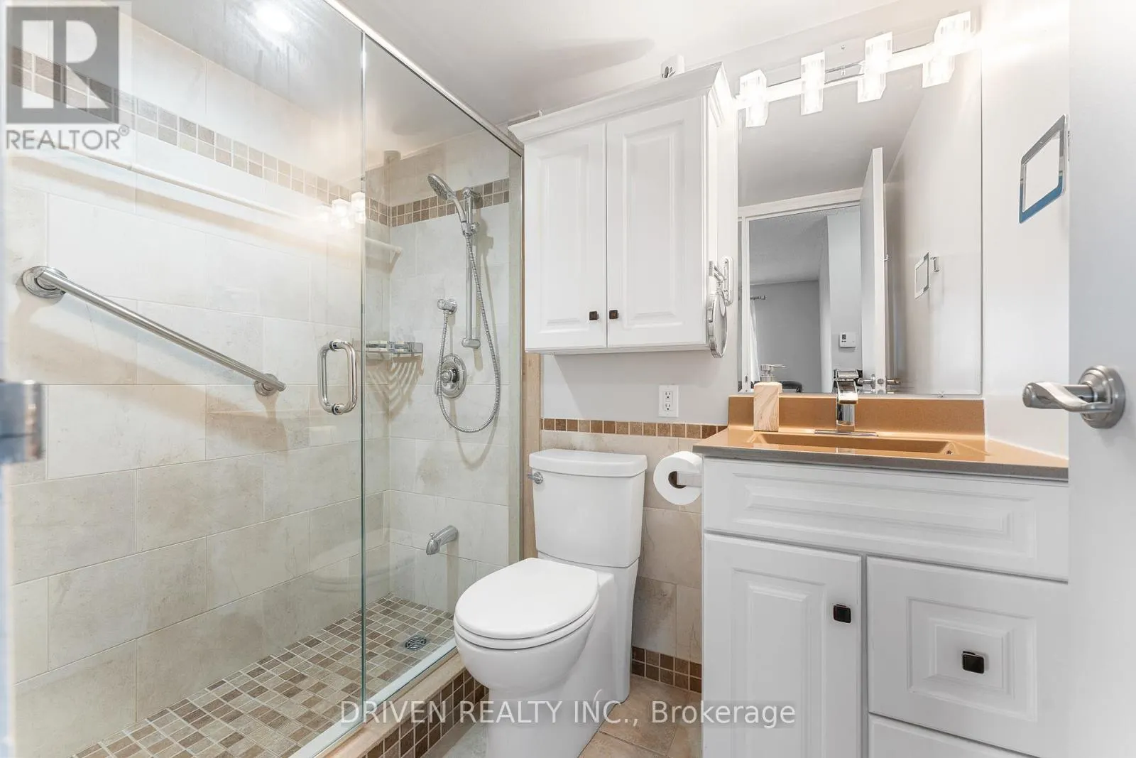 158 A MCARTHUR AVENUE