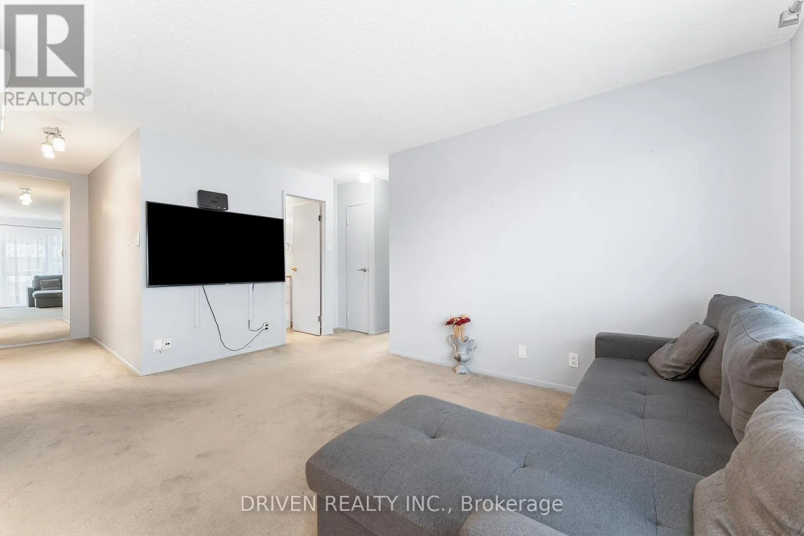 158 A MCARTHUR AVENUE