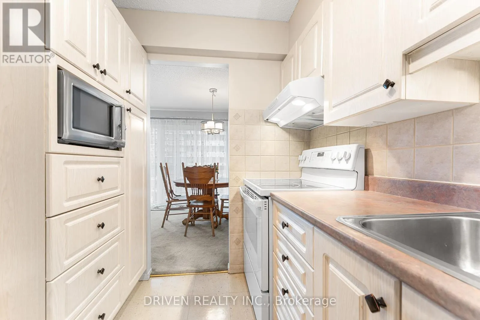 158 A MCARTHUR AVENUE
