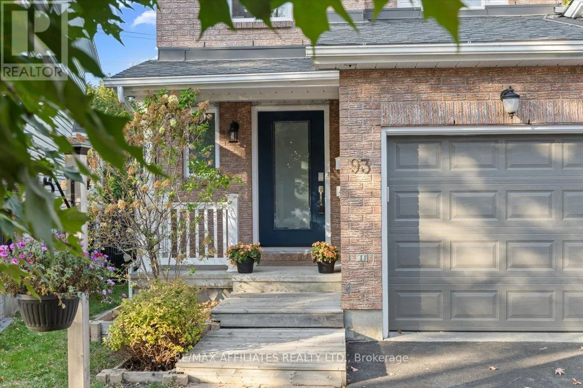 93 SPRINGCREEK CRESCENT