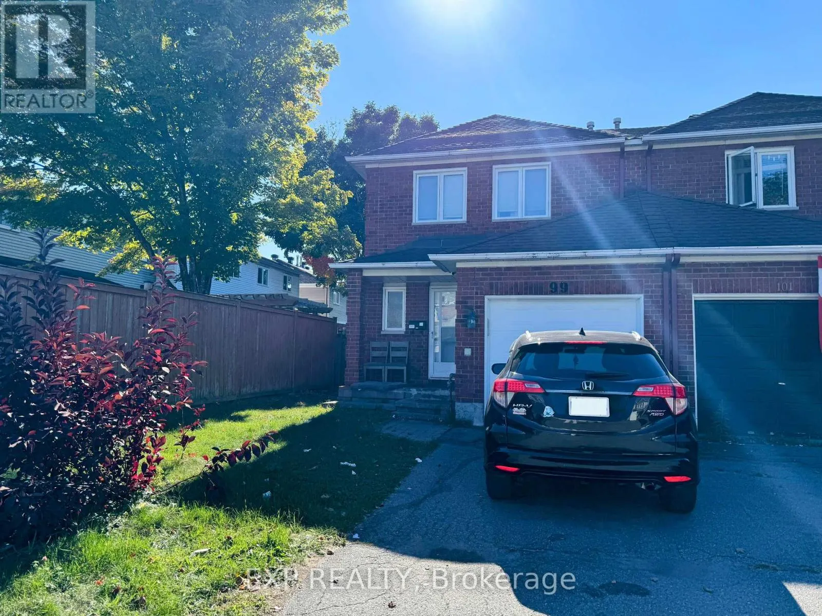 99 WOODBURY CRESCENT