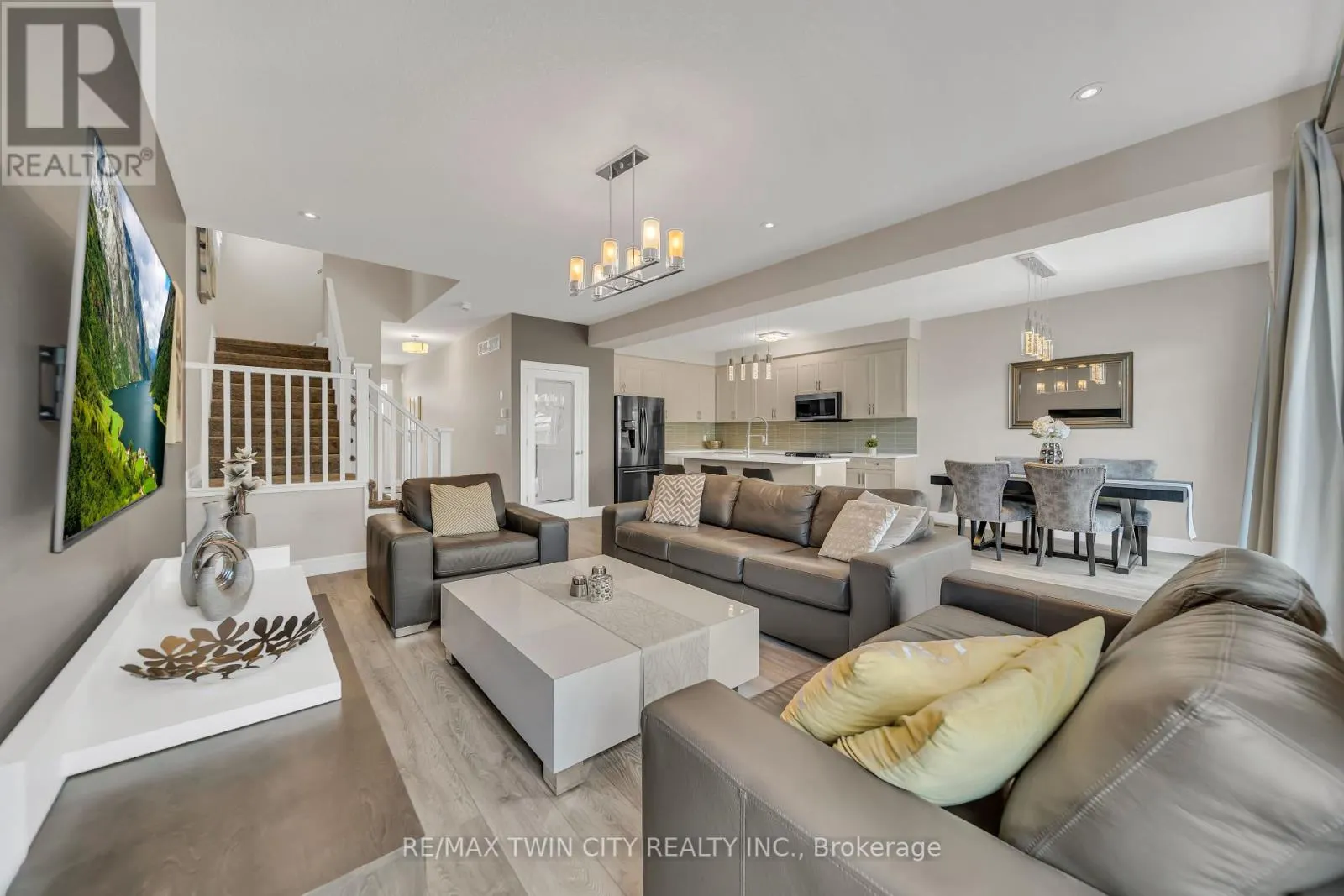 536 LANDGREN COURT