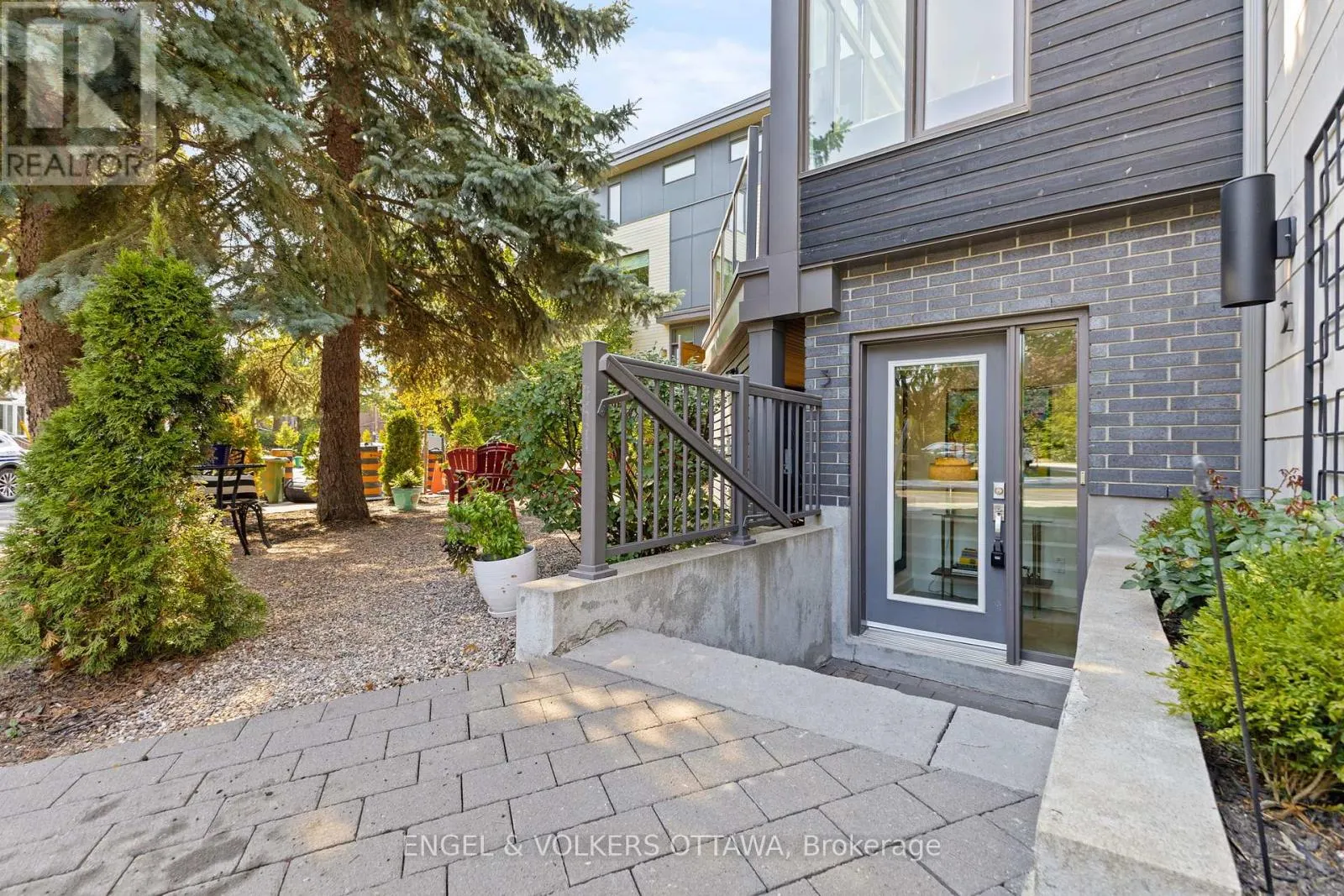 3 MONTCALM STREET