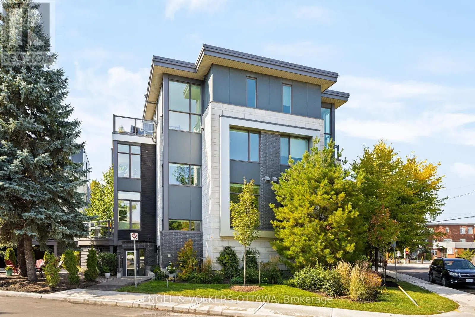 3 MONTCALM STREET