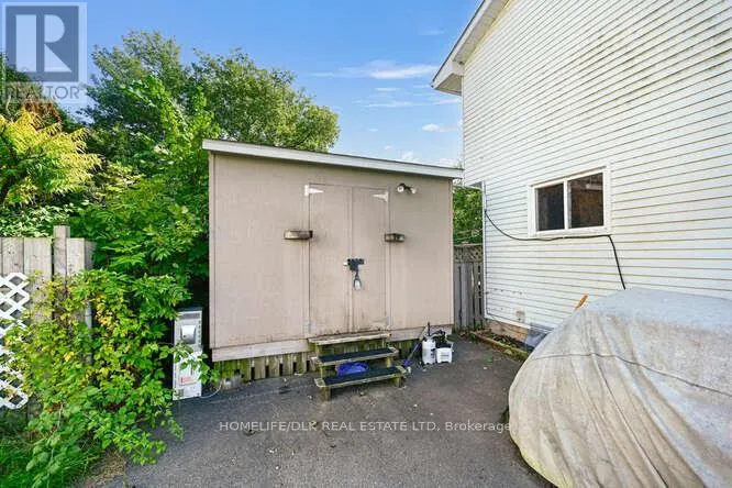 747 LAURIER BOULEVARD