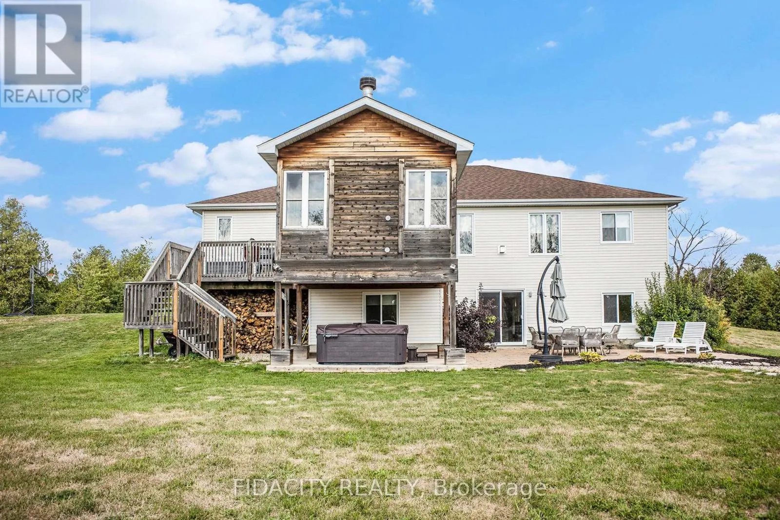 16 CANADIAN DRIVE