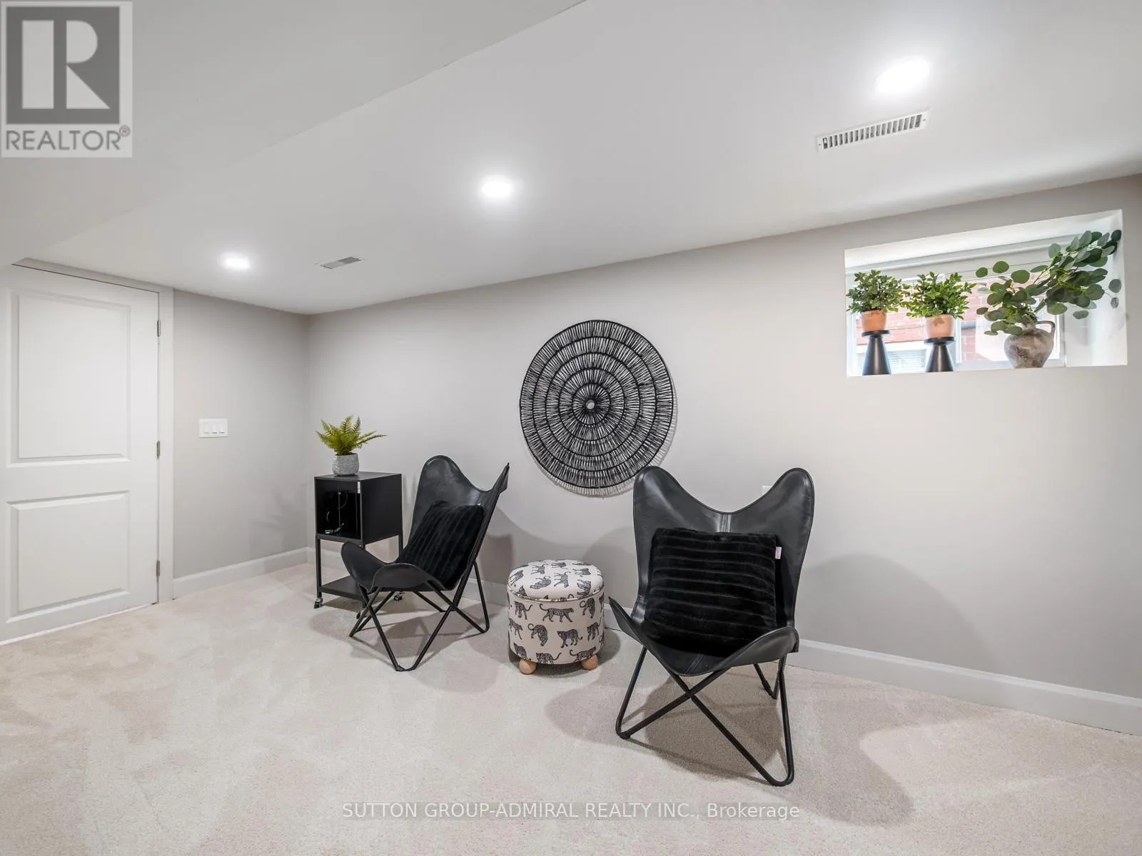 187 ROSSLYN AVENUE S
