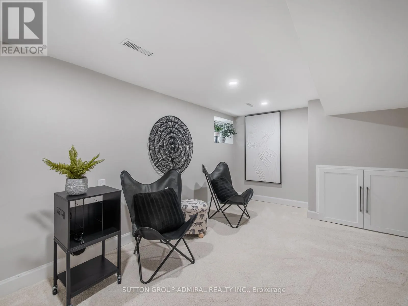 187 ROSSLYN AVENUE S