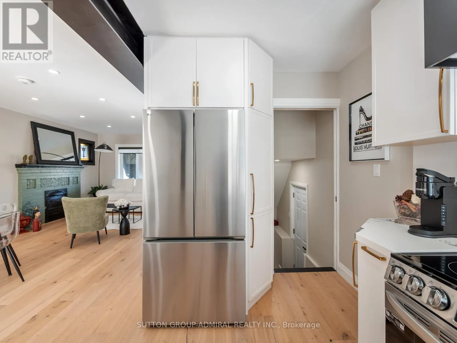 187 ROSSLYN AVENUE S