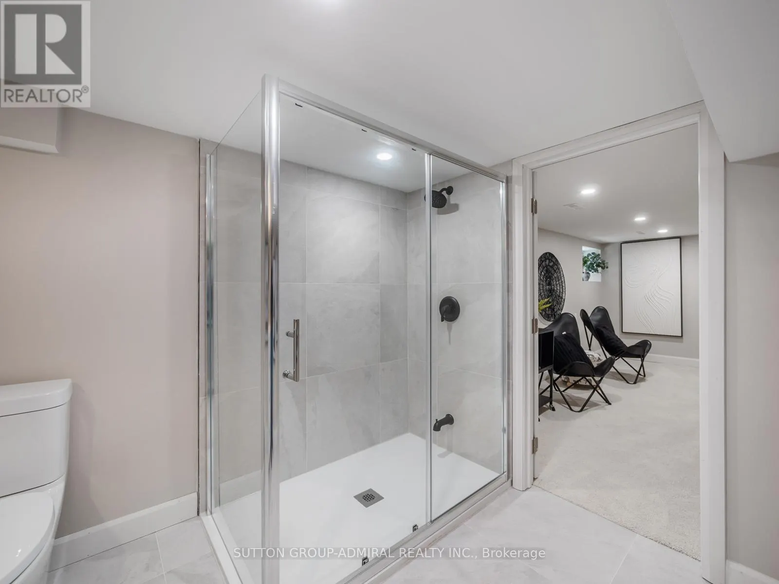 187 ROSSLYN AVENUE S