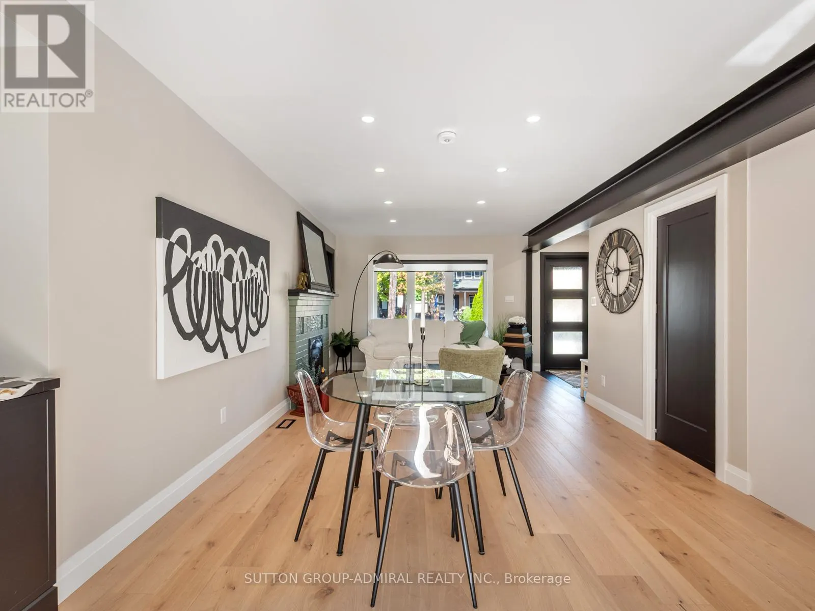 187 ROSSLYN AVENUE S