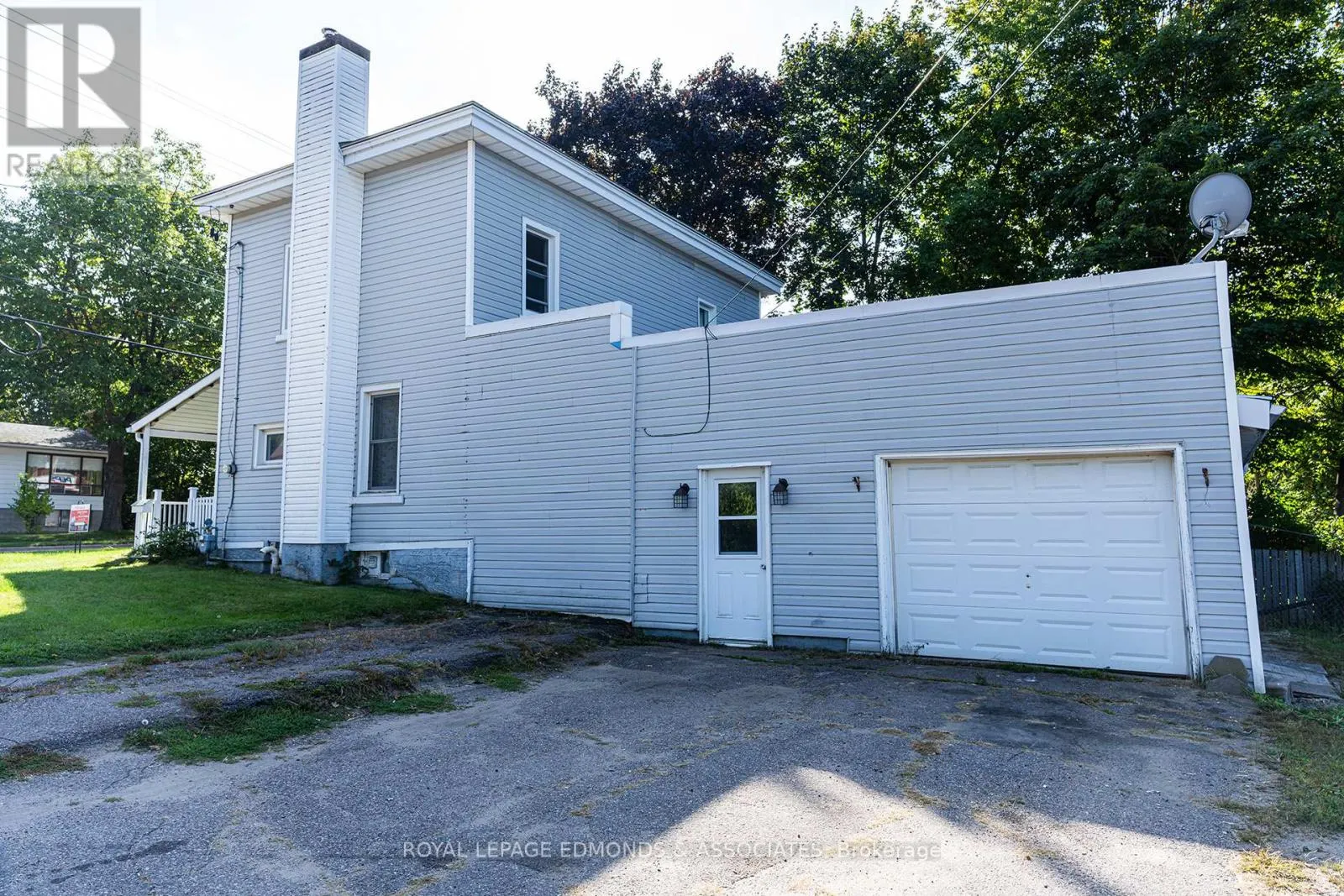 642 MACKAY STREET