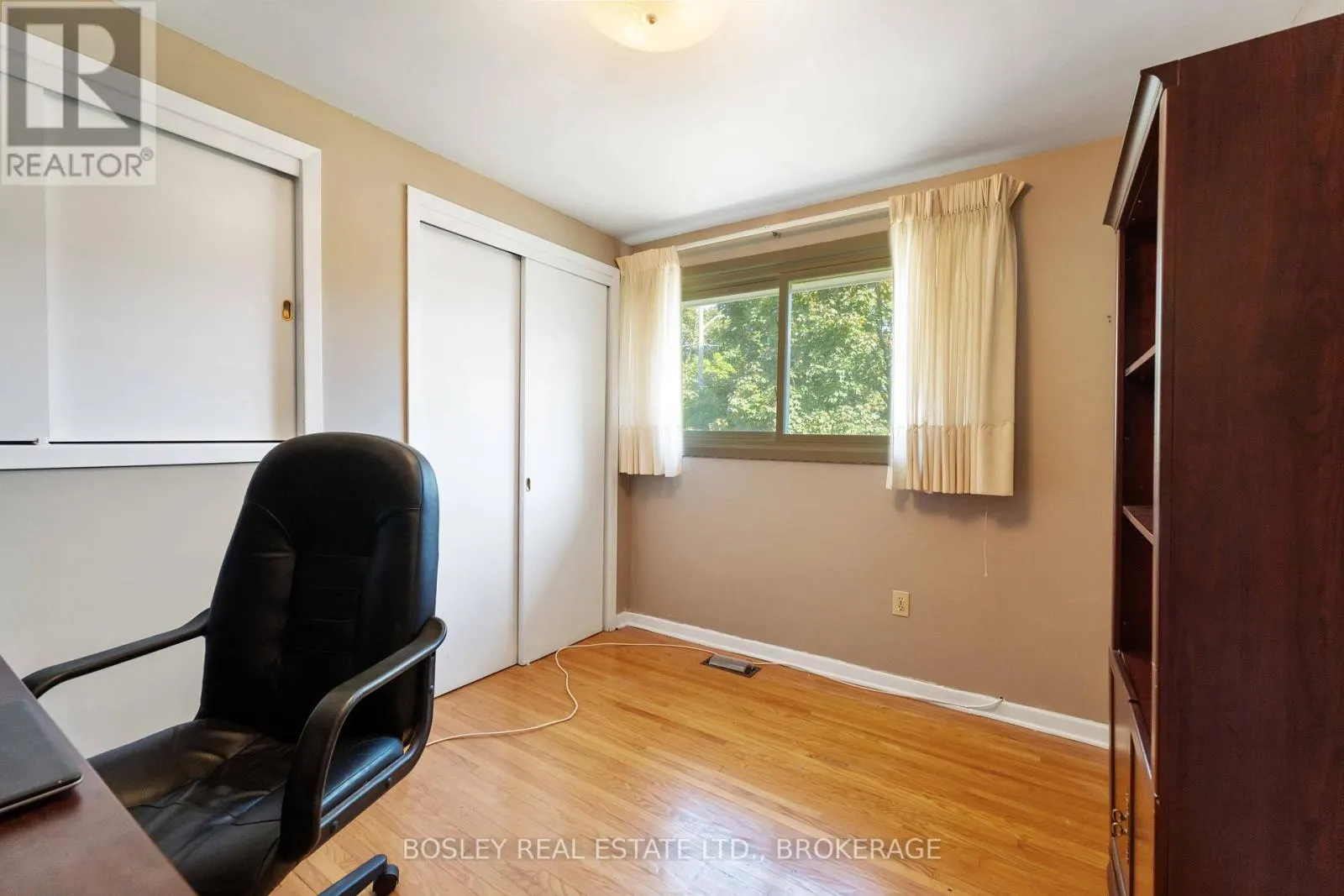 27 MEADOWLARK CRESCENT