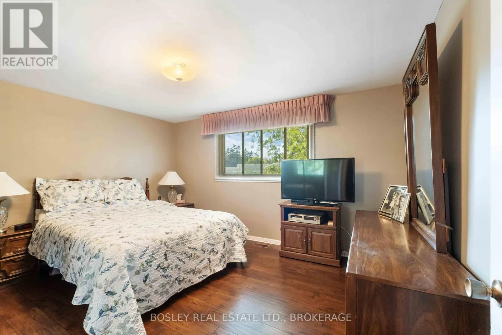 27 MEADOWLARK CRESCENT