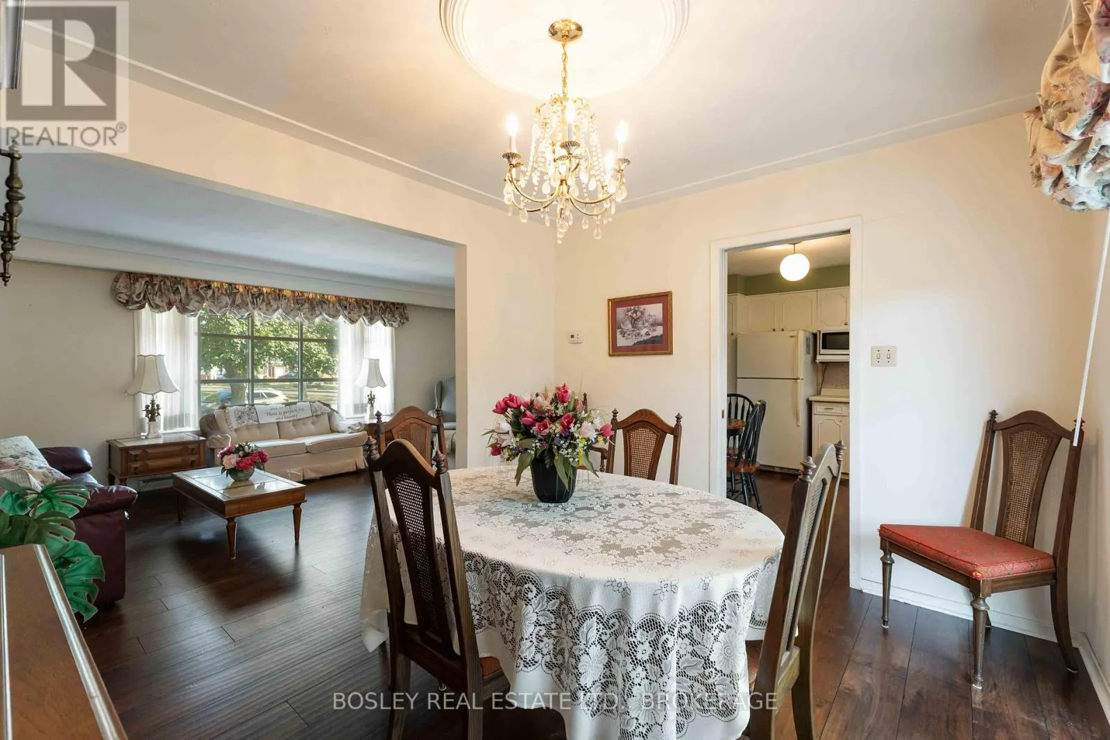 27 MEADOWLARK CRESCENT