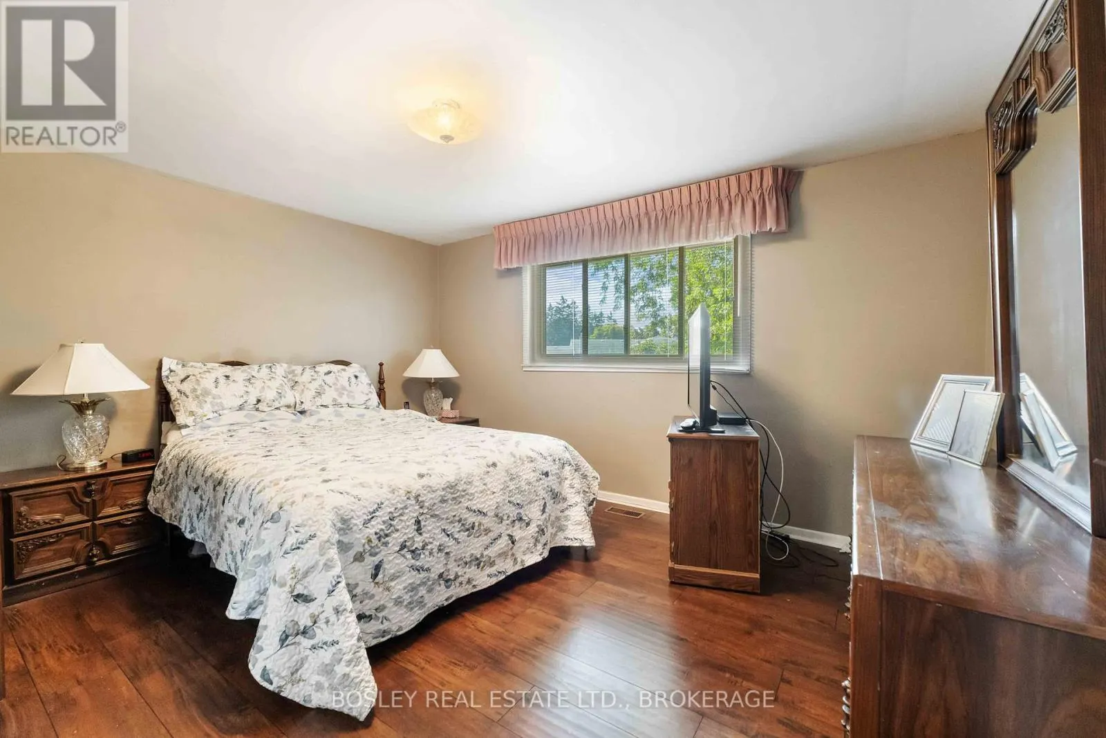 27 MEADOWLARK CRESCENT