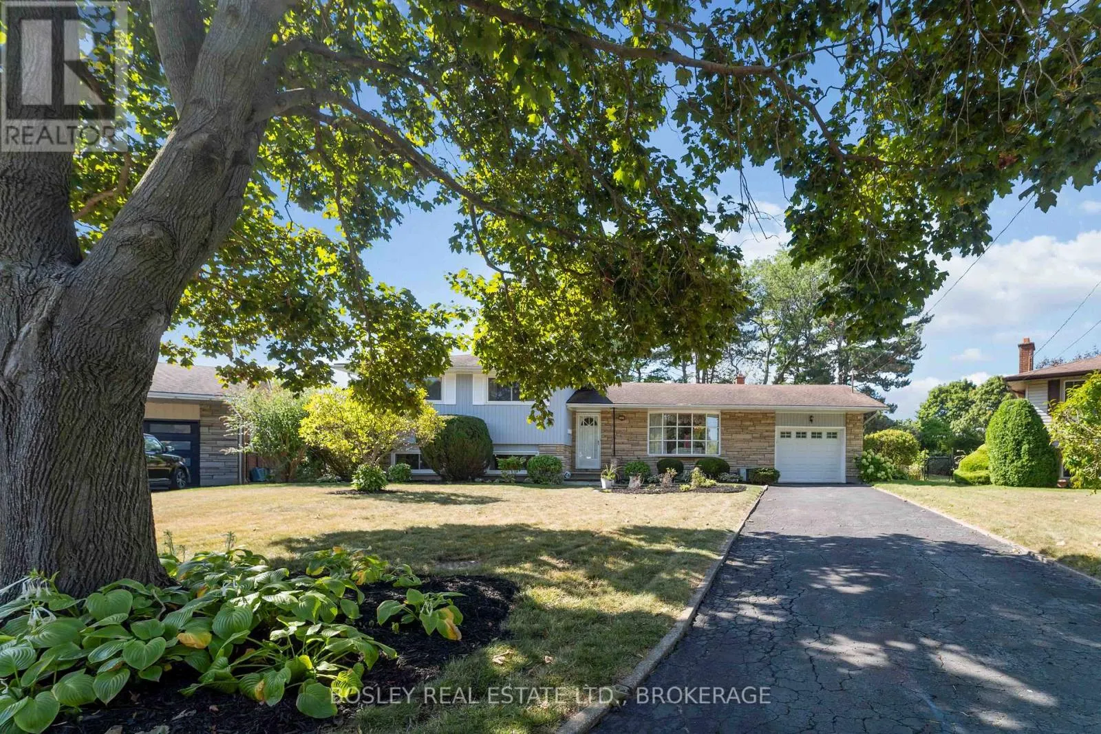 27 MEADOWLARK CRESCENT