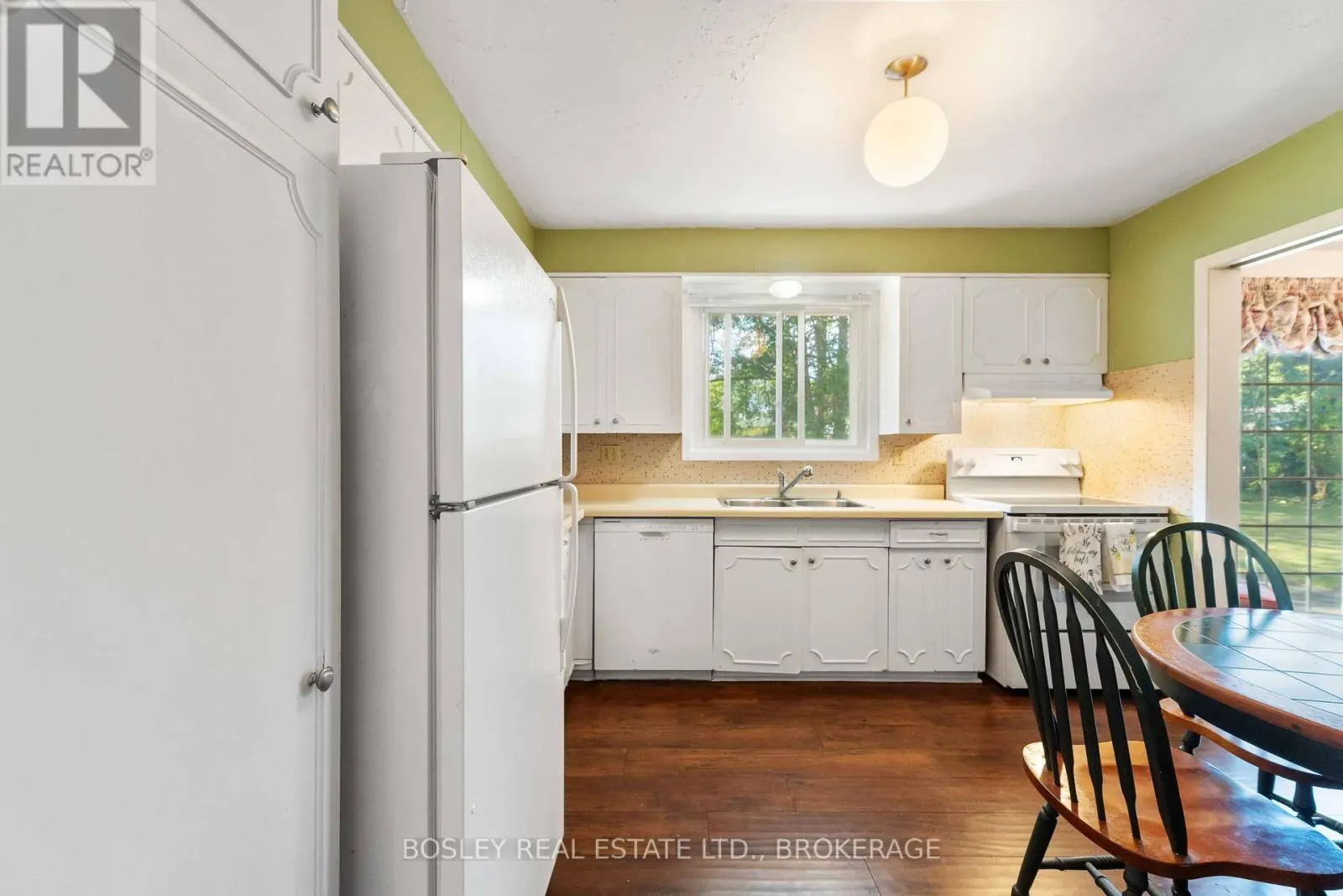 27 MEADOWLARK CRESCENT