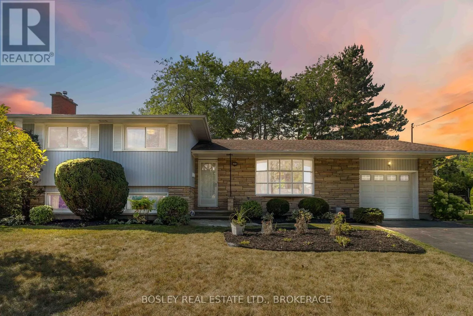 27 MEADOWLARK CRESCENT