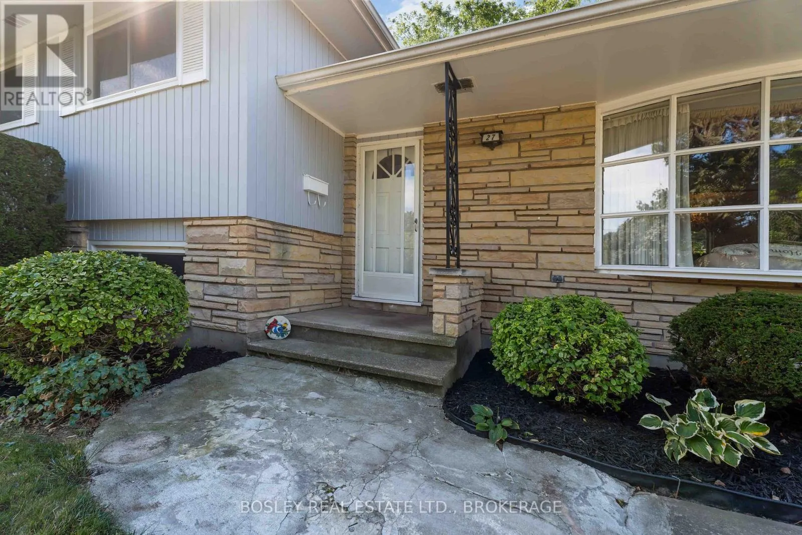 27 MEADOWLARK CRESCENT