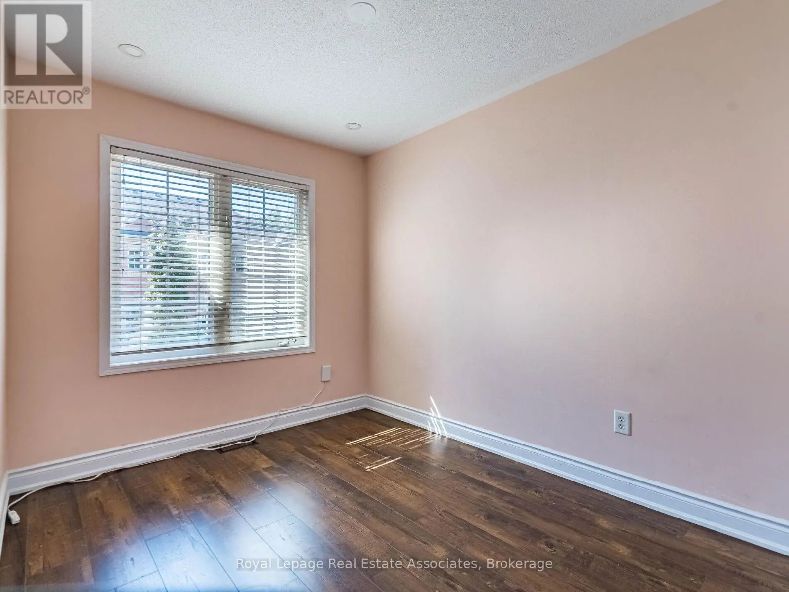 119 - 110 HIGHLAND ROAD E