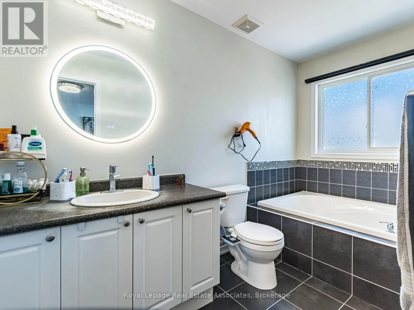 119 - 110 HIGHLAND ROAD E