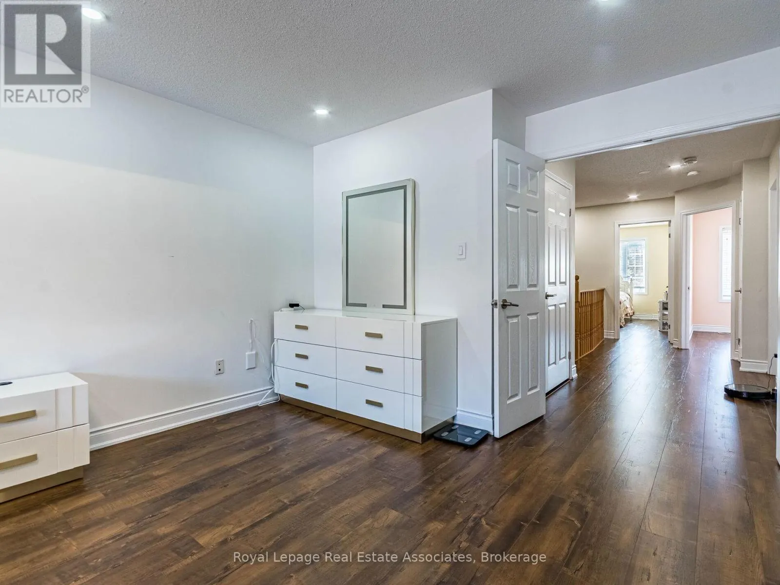119 - 110 HIGHLAND ROAD E