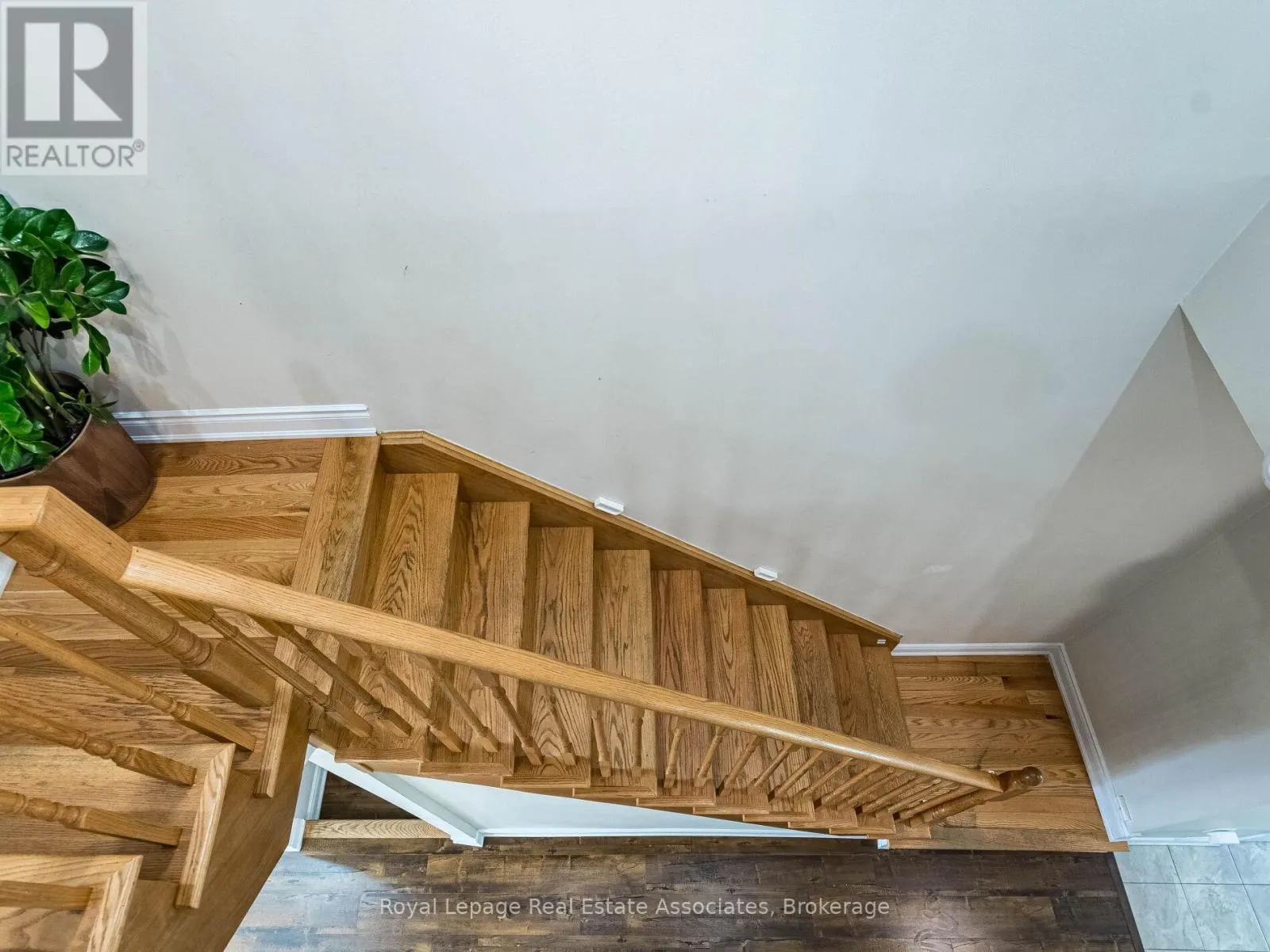 119 - 110 HIGHLAND ROAD E