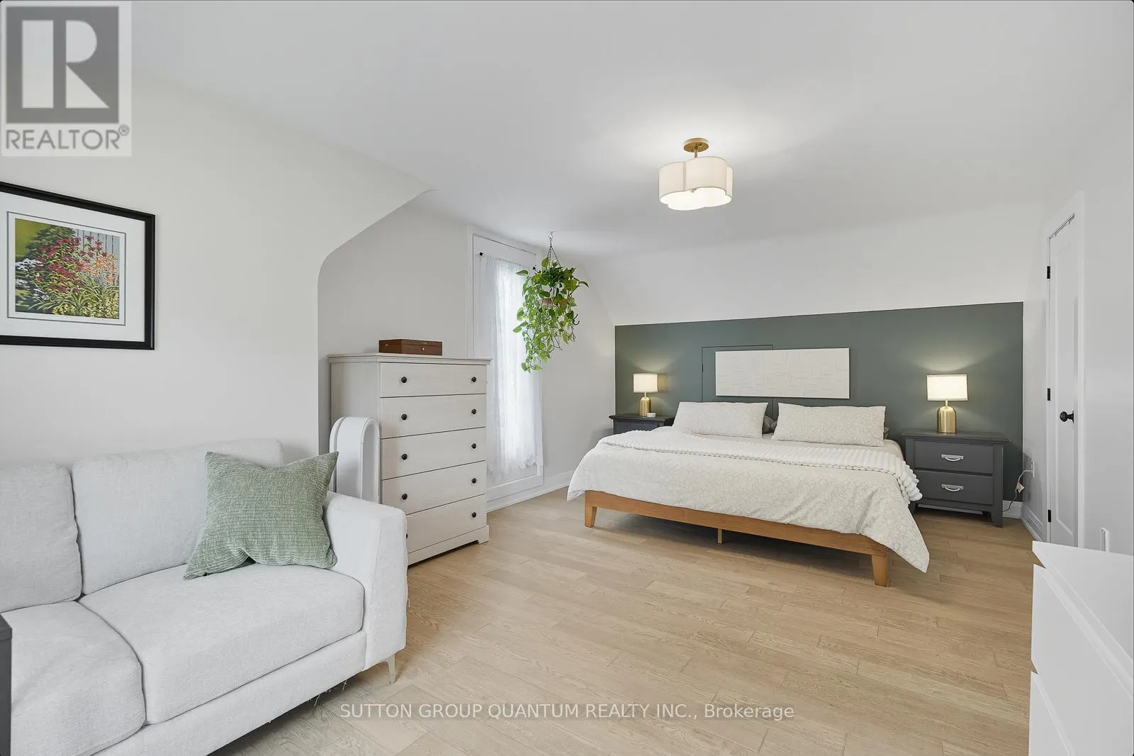 95 POTTRUFF ROAD S