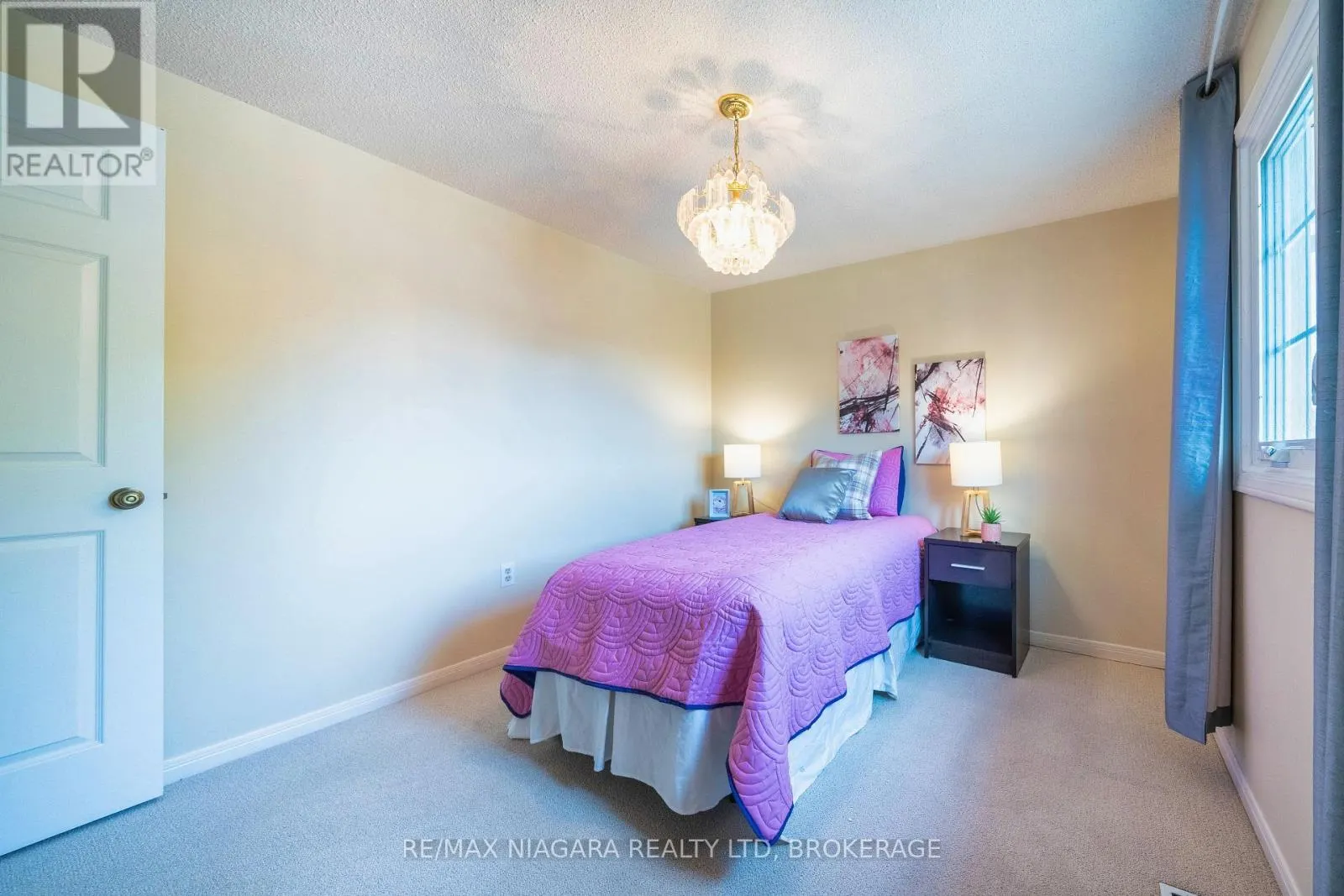 26 CRESTCOMBE ROAD