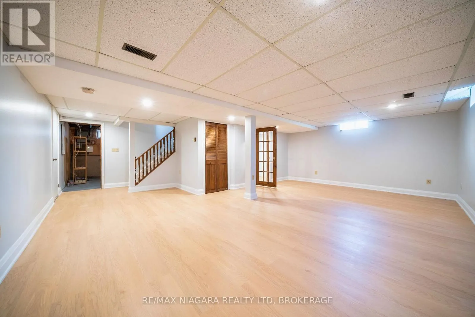 26 CRESTCOMBE ROAD