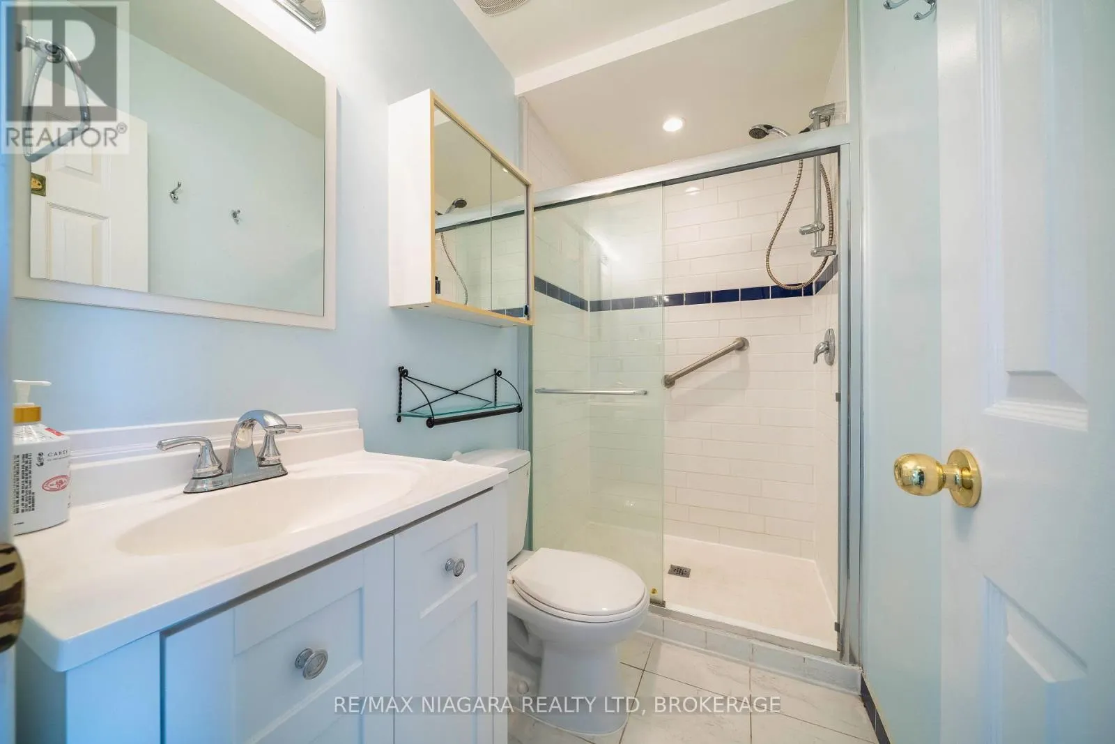 26 CRESTCOMBE ROAD