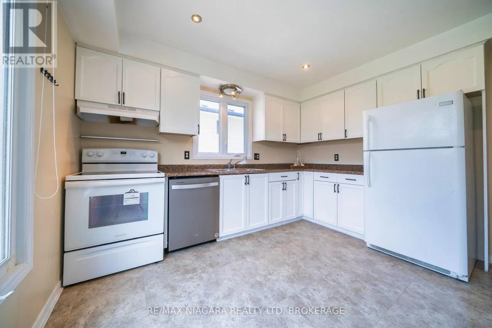 26 CRESTCOMBE ROAD