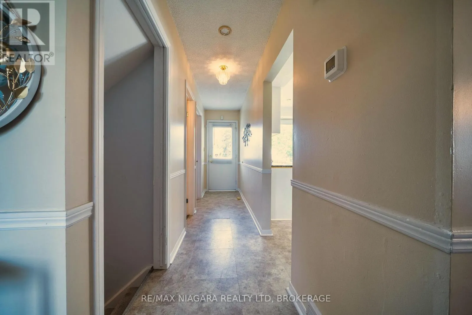 26 CRESTCOMBE ROAD
