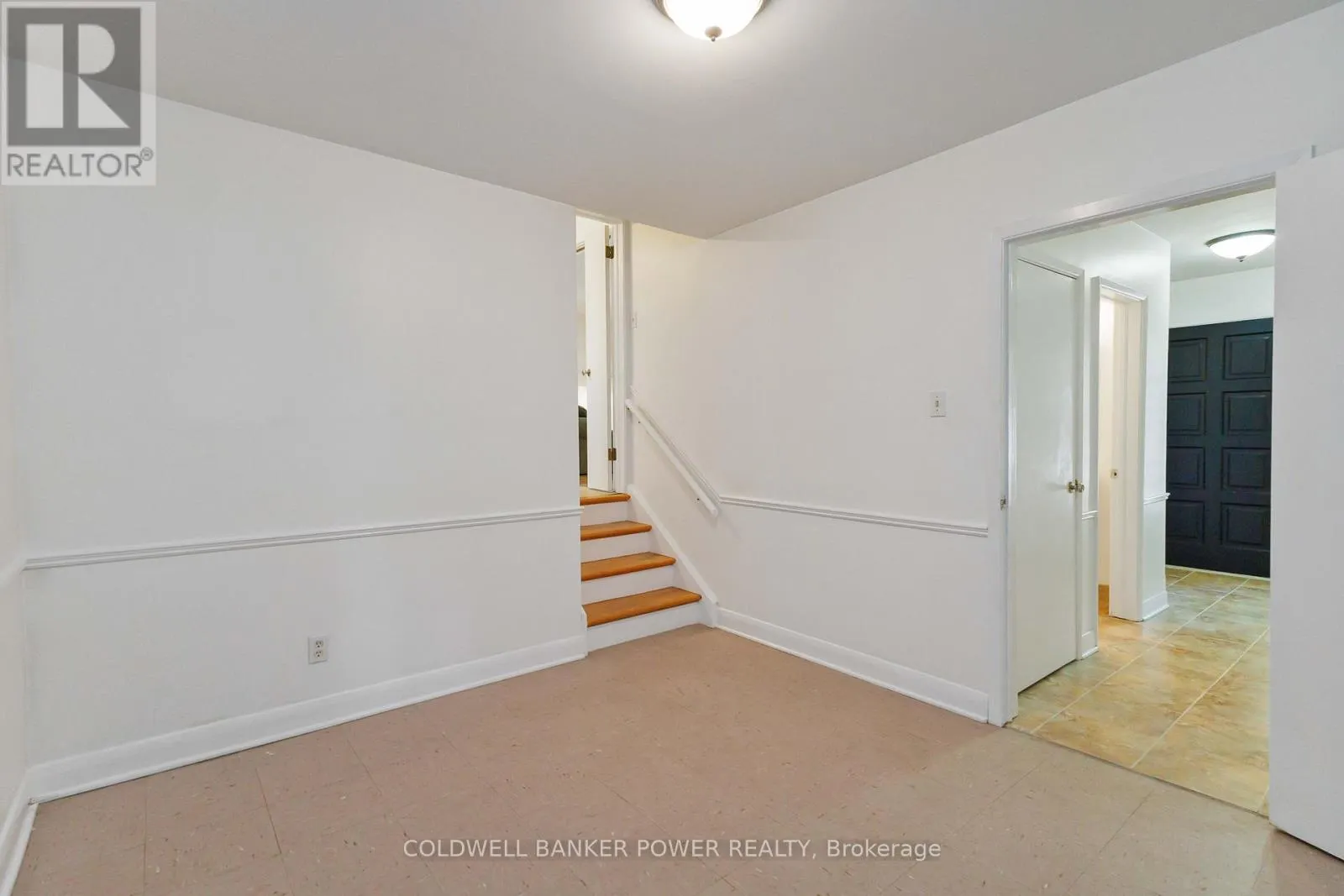 1 MCLEOD CRESCENT